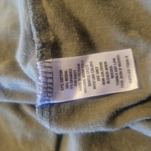 ★SOLD★ A.n.a: Green Camo Long Sleeve Top - Picture 4 of 6